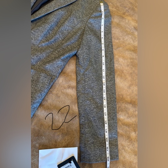 NWT Halogen Gray Blazer Structured Modern Fit Size 6p - Picture 6 of 9